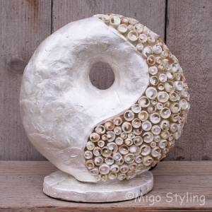 Donut tafellamp capizschelp zandkleur