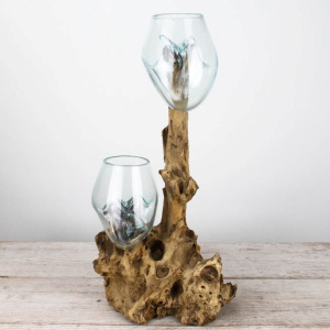 Tropfenvase aus Glas auf Holz (a)
