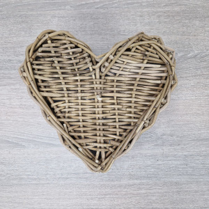 Herzförmiger Korb aus Rattan, mittelgroß