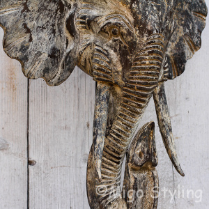 Houten olifant masker op standaard