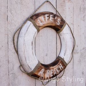 Houten boei Life's a beach Bruin