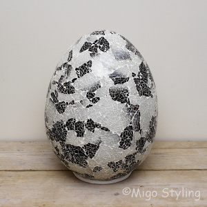 Mosaik-Design-Tischlampe Egg schwarz grau weiß