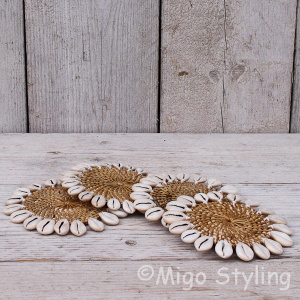 Onderzetters met kauri schelp 4 stuks