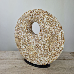 Tischlampe Donut-Design in Sandfarbe