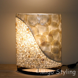 Tischlampe Muscheln Design mittel Sandfarbe