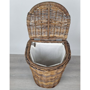 Wäschekorb halbrund aus braunem Rattan