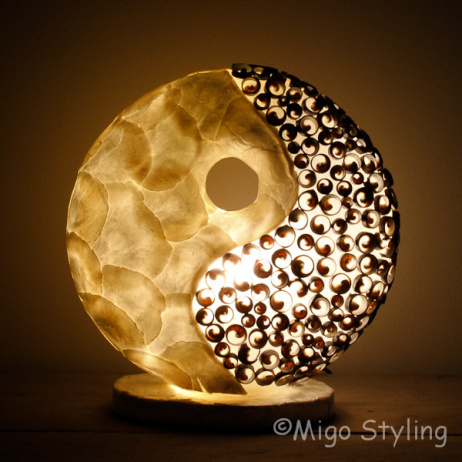 Donut tafellamp capizschelp zandkleur 