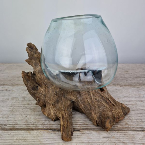 Glastropfvase auf Holz (g)