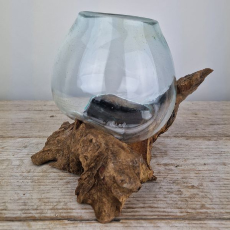 Glastropfvase auf Holz (g)
