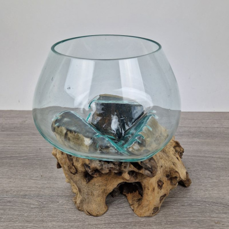 Glazen druppelvaas op hout (h)