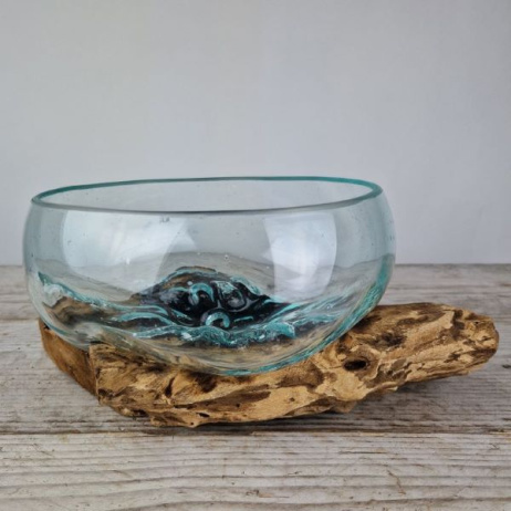Glasschale auf Holz (a)