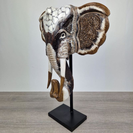 Houten olifant masker op standaard