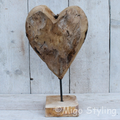 Houten hart op standaard