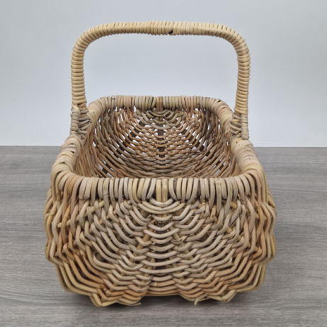 Holzkorb traditionell natur