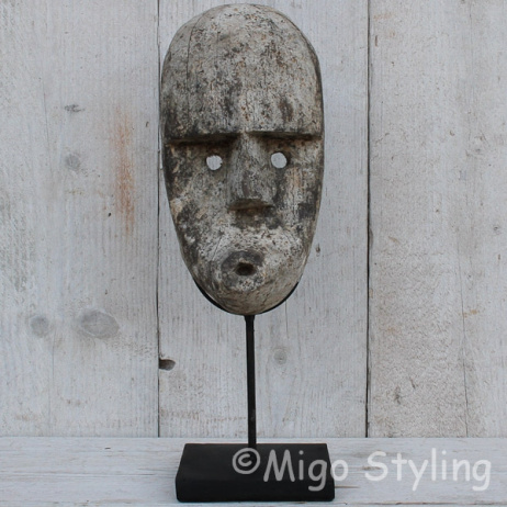 Masker hout op standaard (c)