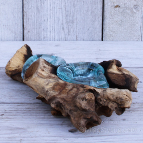 Mini Tropfenvase aus Glas auf Holz (d)