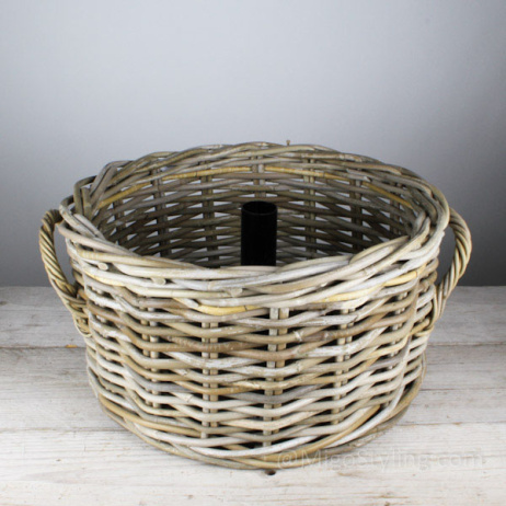 Sonnenschirmhalter Rattankorb