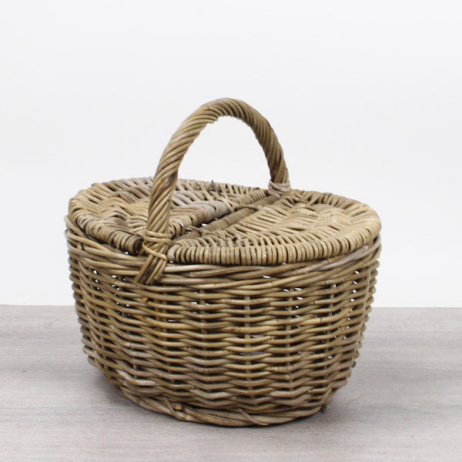 Picknickkorb mit ovaler Öffnungsklappe