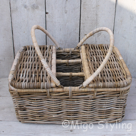 Picknickkorb mit 2 Klappen und Flaschenhalter 