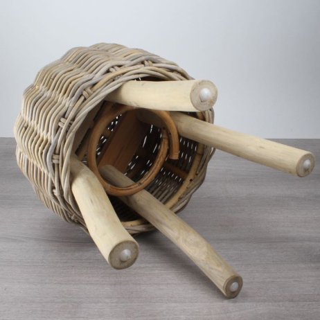 Runder Rattanhocker