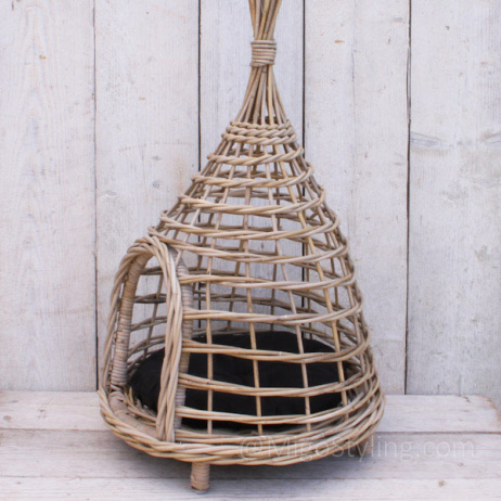 Rattan Tipi Tierkorb offen
