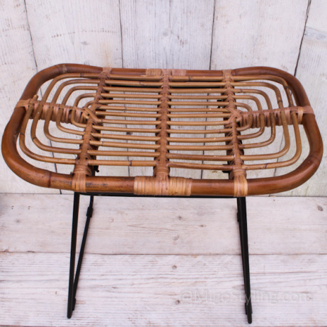 Rattan Fußschemel mit Metallrahmen
