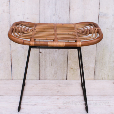 Rattan Fußschemel mit Metallrahmen