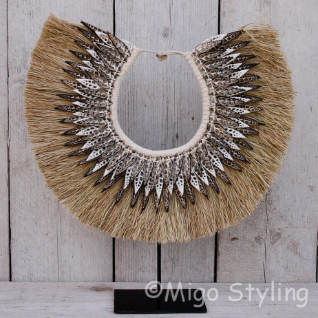 Schelpenketting zeegras op standaard 