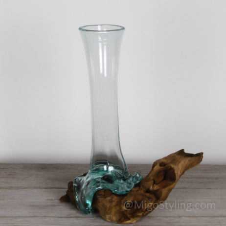Mini Tropfenvase aus Glas auf Holz (a)