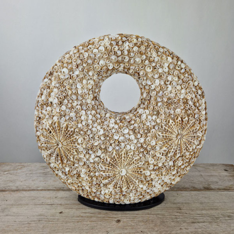 Tischlampe Donut-Design in Sandfarbe