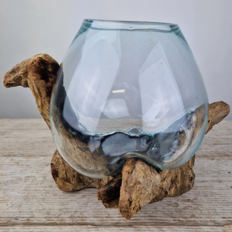 Vase auf einem Wurzelstrunk (d)