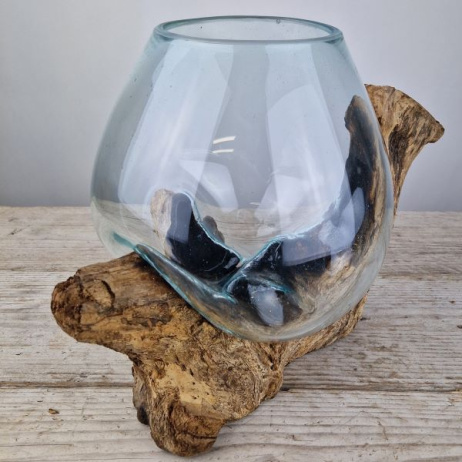Vase auf einem Wurzelstrunk (d)