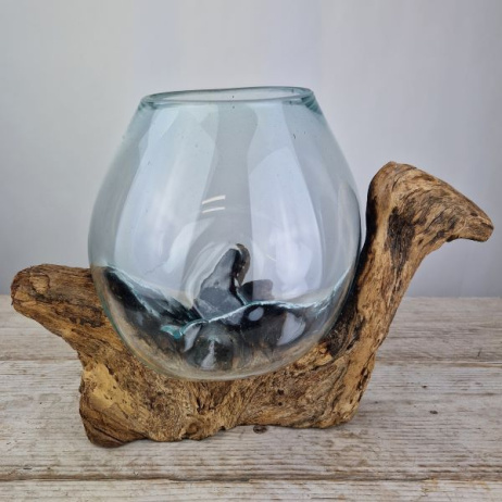 Vase auf einem Wurzelstrunk (d)