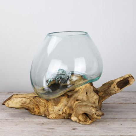 Tropfenvase aus Glas auf Holz (a)