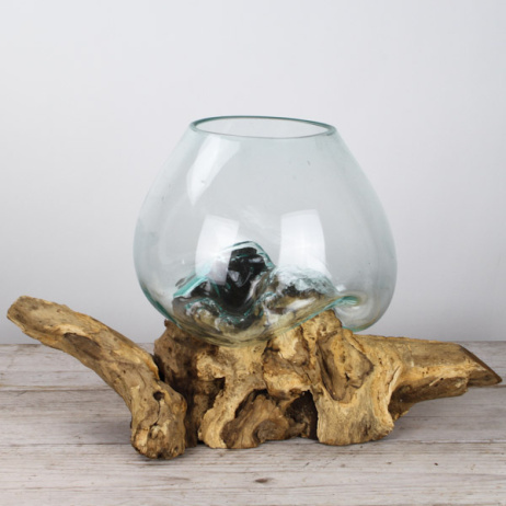 Tropfenvase aus Glas auf Holz (a)