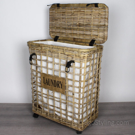 Wäschekorb 'Laundry' auf Rädern