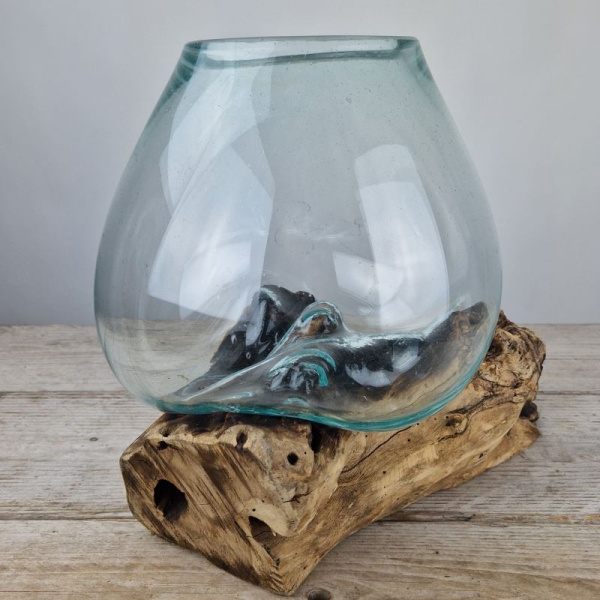 Glazen druppel vaas op hout (j)