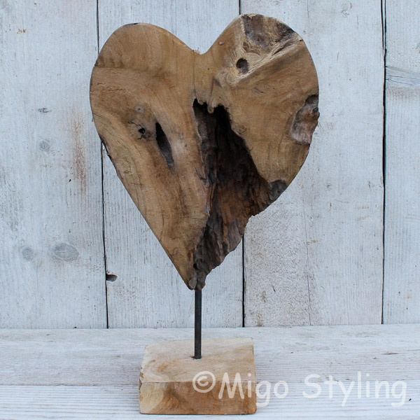 Houten hart op standaard