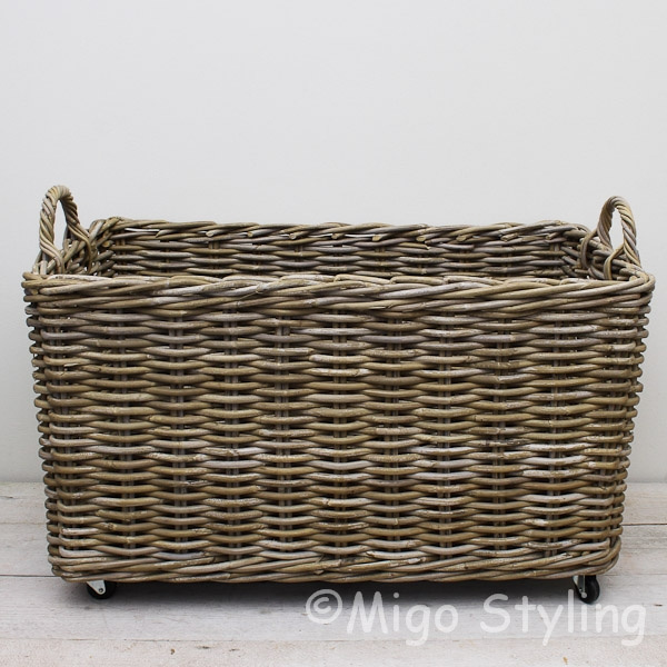 Houtmand (M) op wielen grey rotan L50 x B50 x H48