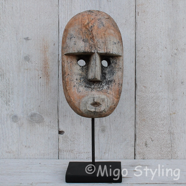 Masker hout op standaard (b)