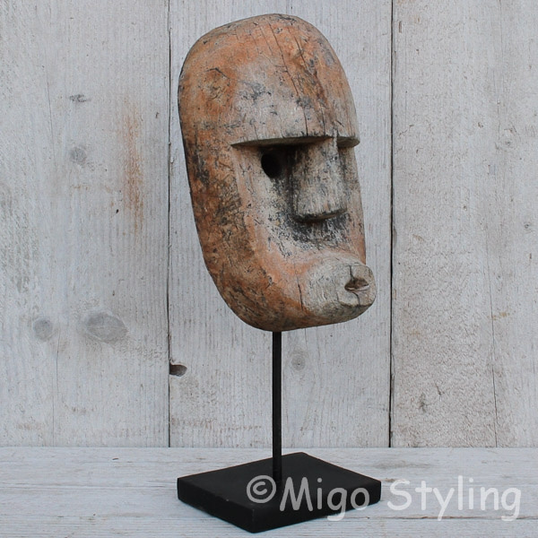 Masker hout op standaard (b)