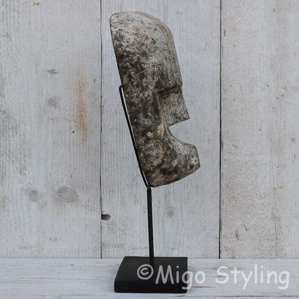 Masker hout op standaard (c)