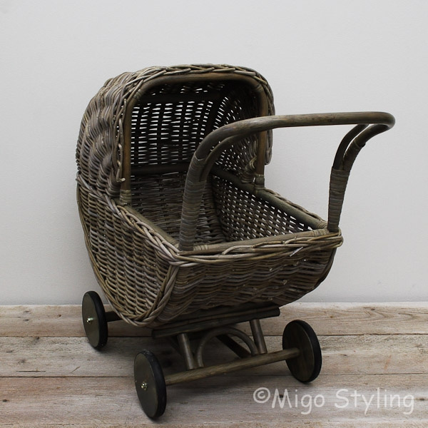 Rieten poppenwagen Classic