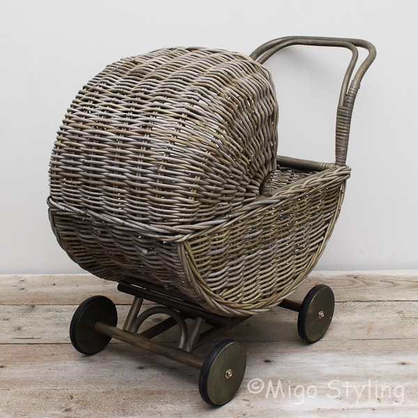 Rieten poppenwagen Classic 