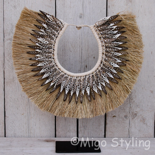 Schelpenketting zeegras op standaard 